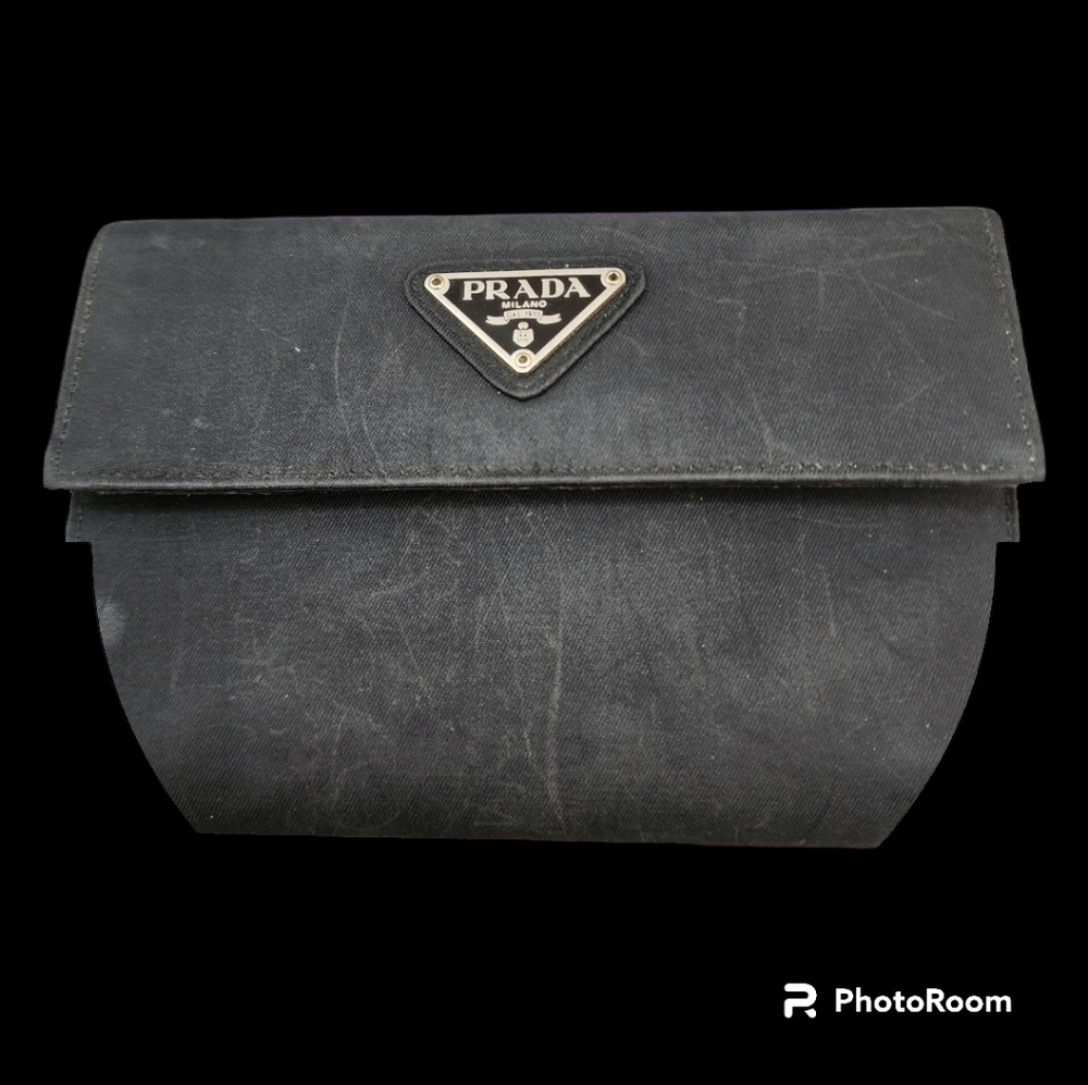 Prada M510 unisex wallet.